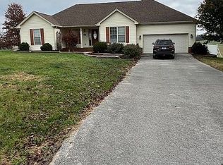 4440 Striped Bridge Rd, Hopkinsville, KY 42240