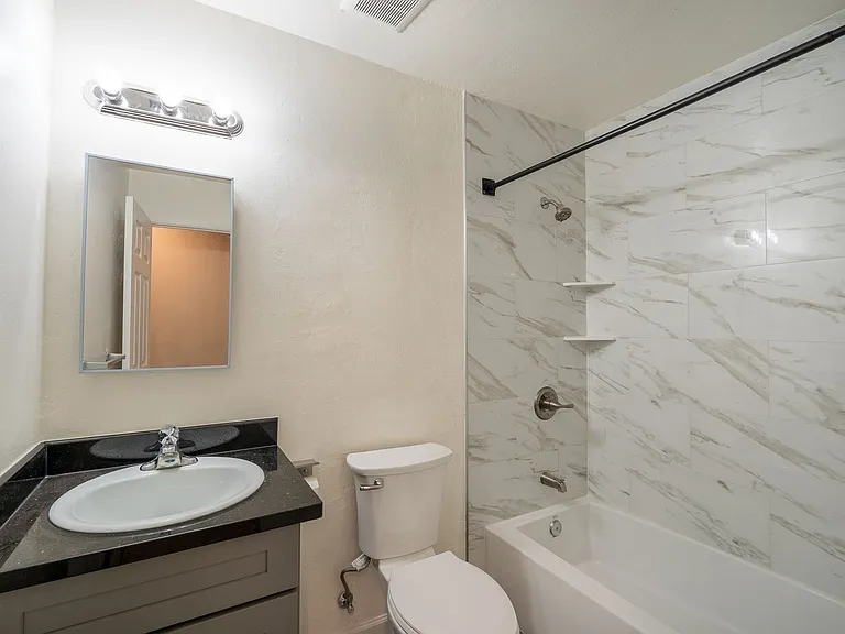 1525 Jasmine Way — Photo 16