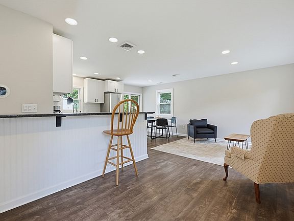 5th image of 333 Union St