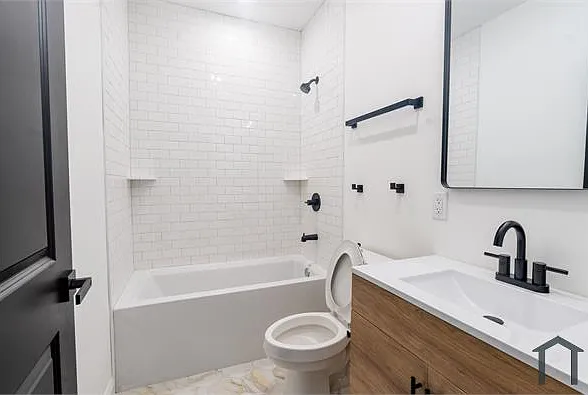 3140 W Diamond St #2 — Photo 4
