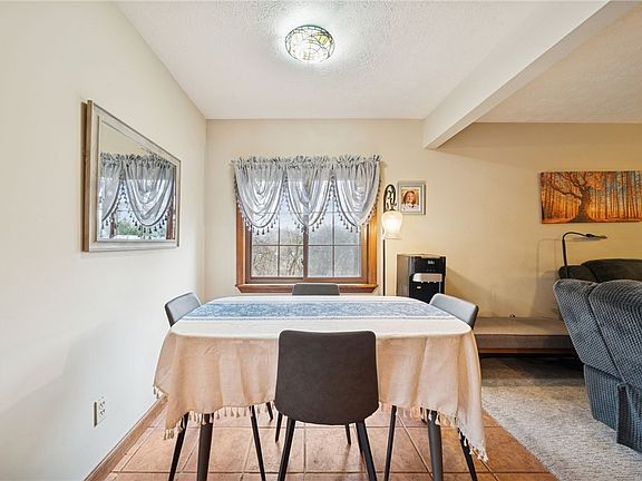 5th image of 447 Washington Ave