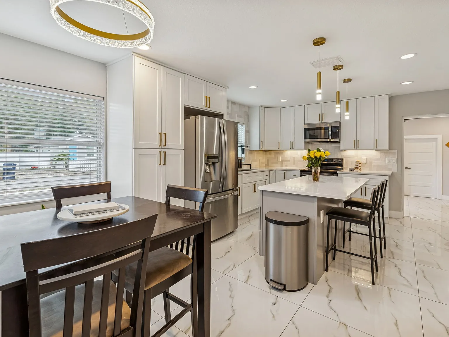 3 bed, 2274 sqft, $3,700 — Photo 3