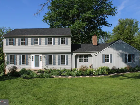 4 Bellbrook Dr, West Chester, PA 19382