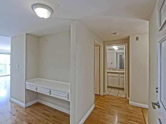 4th image of 1110 W 10th St APT 207