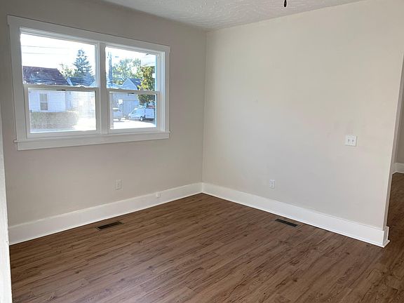 4th image of 129 S Crawford St #129
