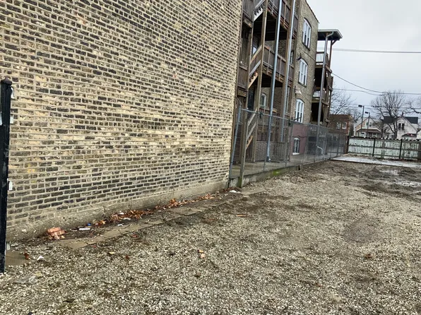 4109 W Kamerling Ave, Chicago, IL 60651