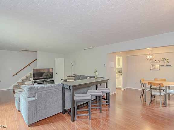 5th image of 8719 Fox Rest Dr