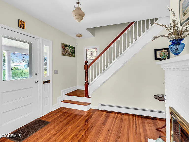 600 Saint Clair Ave — Photo 4