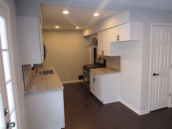 5th image of 4604 Upland Dr
