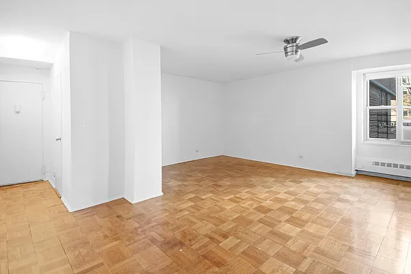 Rented by HomeDax Real Estate | media 8