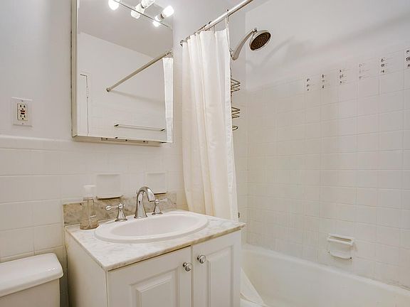 4th image of 205 W End Ave APT 20R