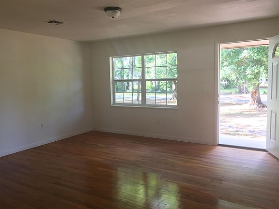 2nd image of 1846 NE 22nd St