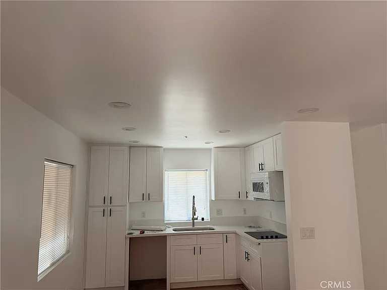 988 Valencia St #6 — Photo 5