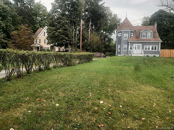 2nd image of 46 Old Post Road