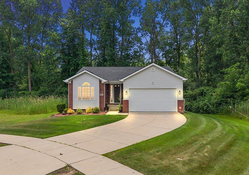 1st image of 29561 S Pine Grove Dr