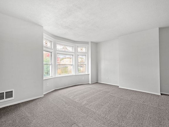 3rd image of 5554 Avondale Pl #5