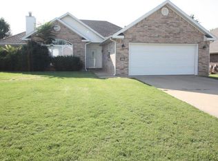 602 Glasgow Ln, Bentonville, AR 72712