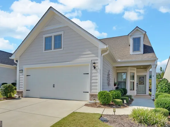 5663 Villa Crest Dr, Hoschton, GA 30548