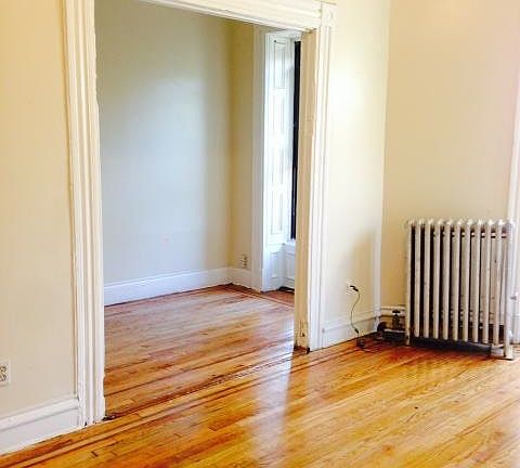 4th image of 320 Lafayette Ave