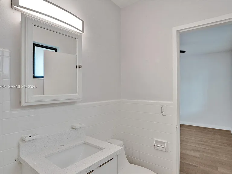 1280 NE 105th St #6 — Photo 8