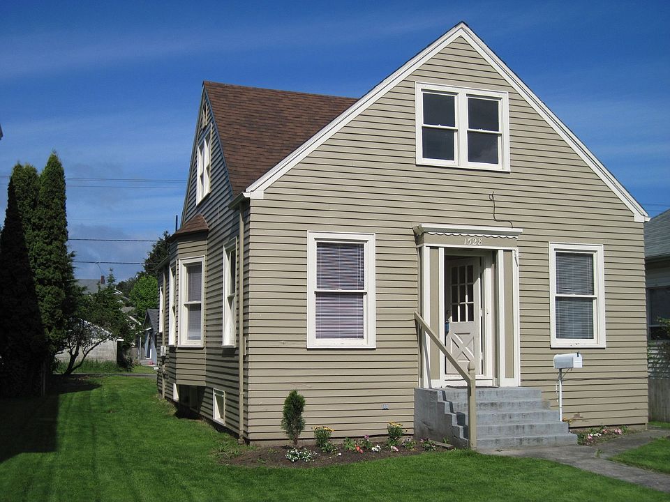 Front from Walnut Street