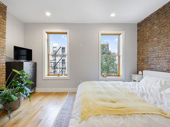 4th image of 33 Lexington Ave #3