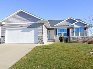 5825 Hamm Dr, Marion, IA 52302