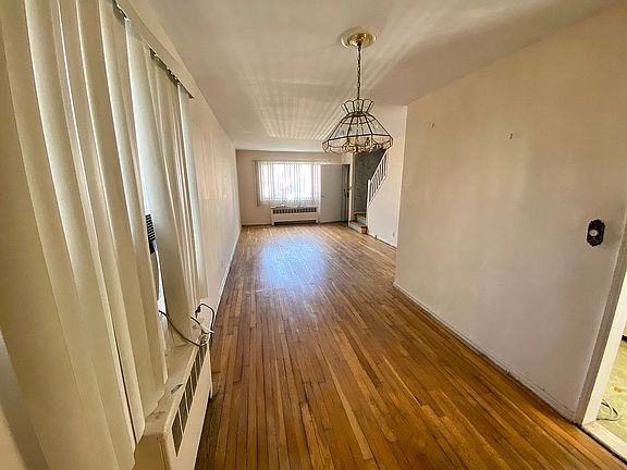 4th image of 15-02 Bell Blvd Unit 222