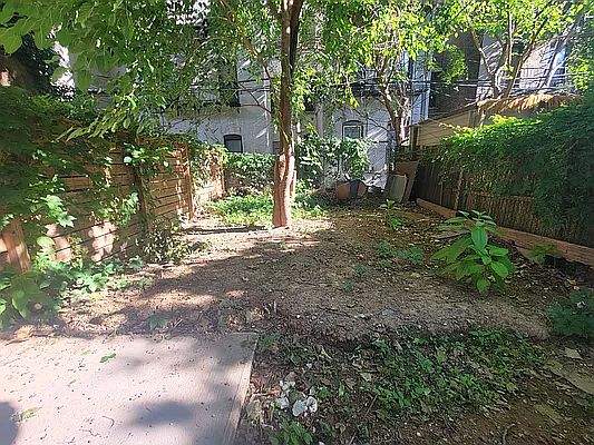 2nd image of 522 Putnam Ave #1C