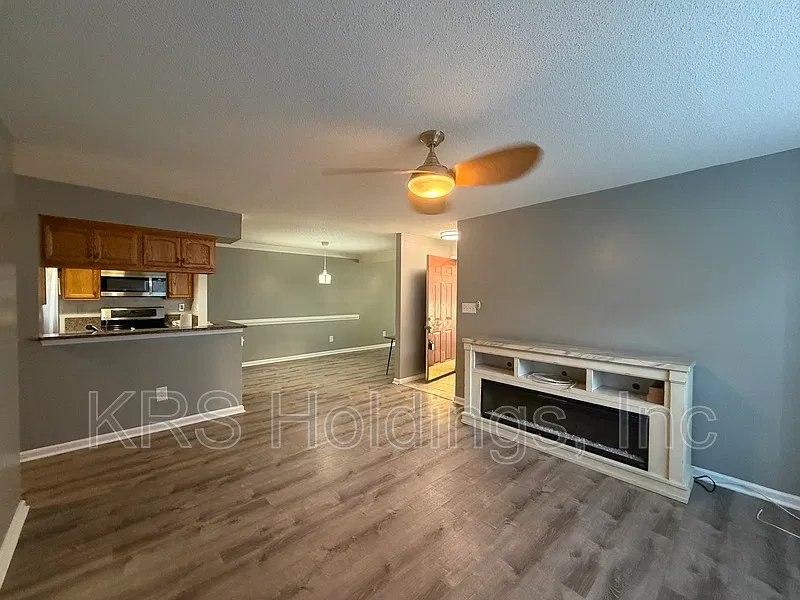 2 bed, 2.0 bath, 1068 sqft, $1,950 — Photo 4