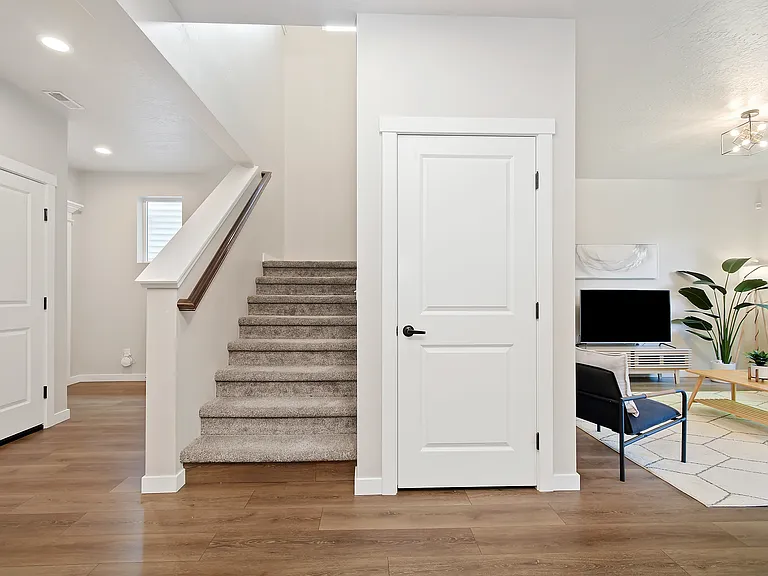 2700 E Clarene Dr — Photo 8