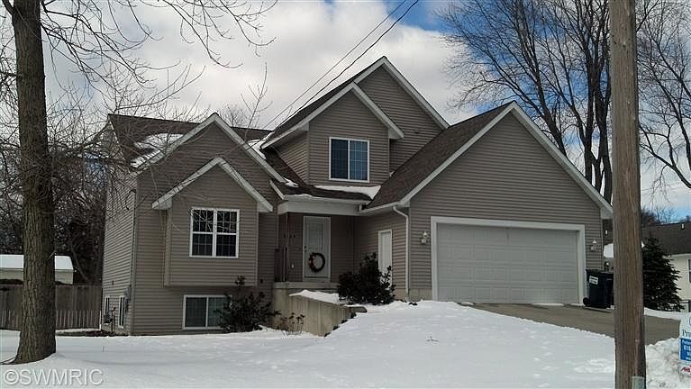 1st image of 3565 Balsam Ave NE