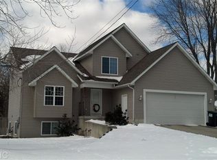 3565 Balsam Ave NE, Grand Rapids, MI 49525