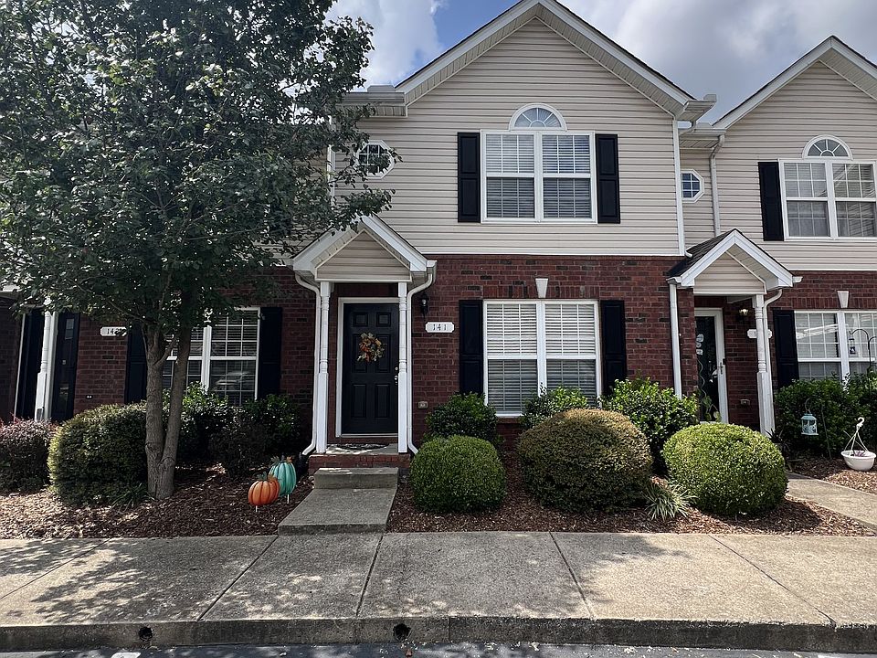 1st image of 141 Oak Valley Cir