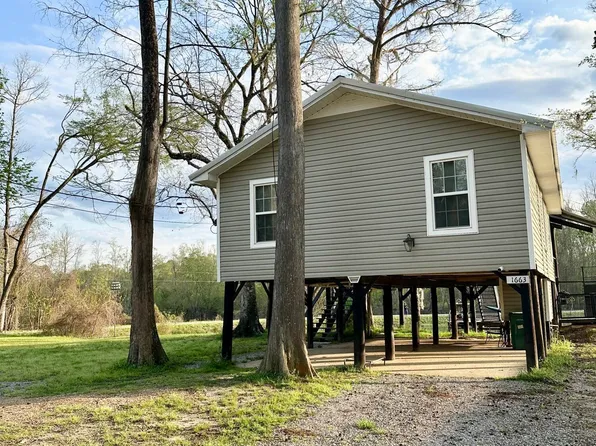 1663 Deer Ln, Lucedale, MS 39452