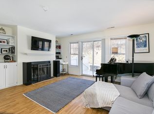 128 Front St, New Haven, CT 06513