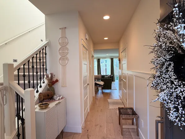 21238 80th Ave W, Edmonds, WA 98026