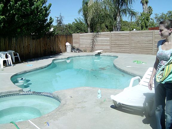 fenced pool/spa