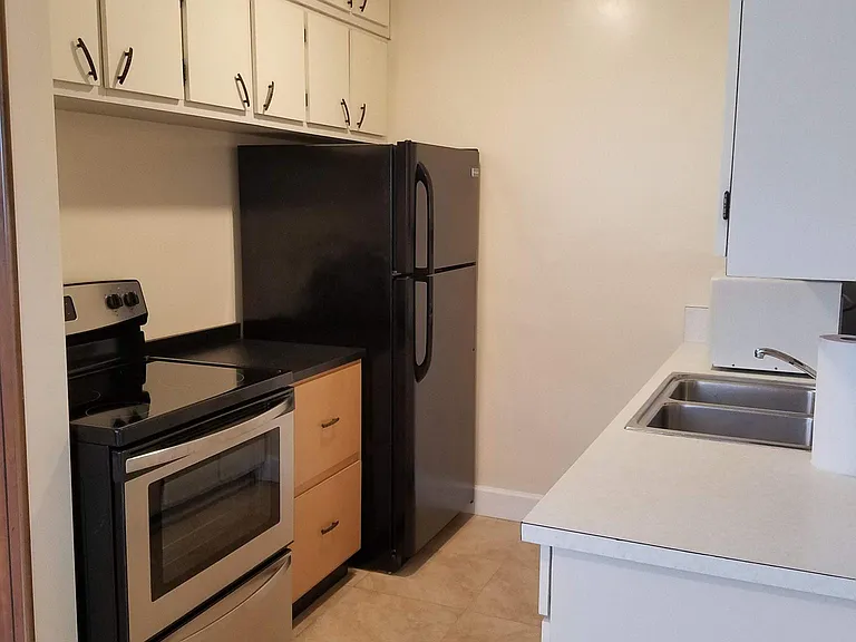 2910 Vassar St — Photo 3