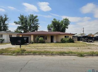 1203 Julian St, Carlsbad, NM 88220