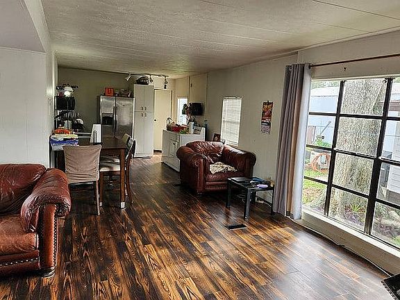 5th image of 1300 Hand Ave #E3
