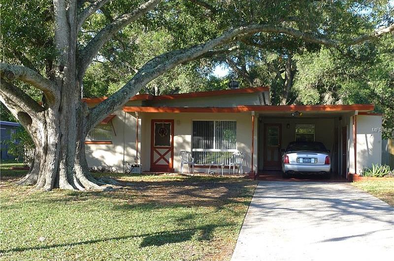 1st image of 2242 Palmetto Dr
