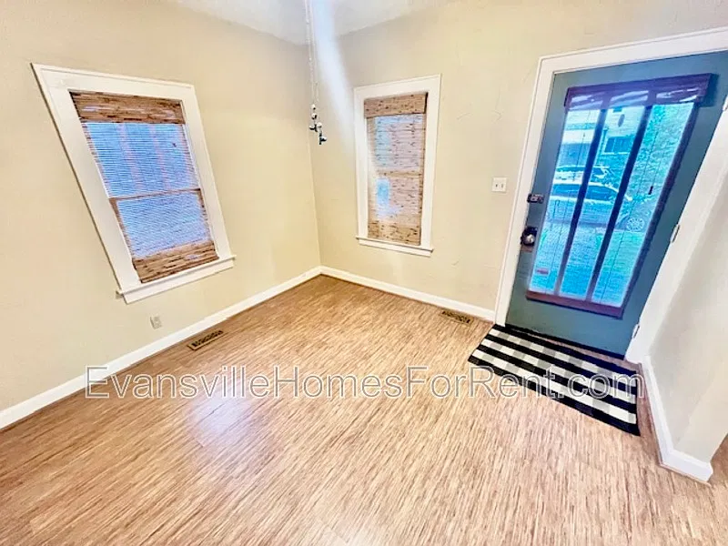 3 bed, 1.0 bath, $1,325 — Photo 2