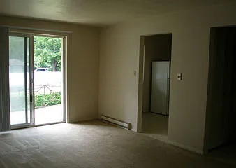 Hillcrest Apartments — Photo 4