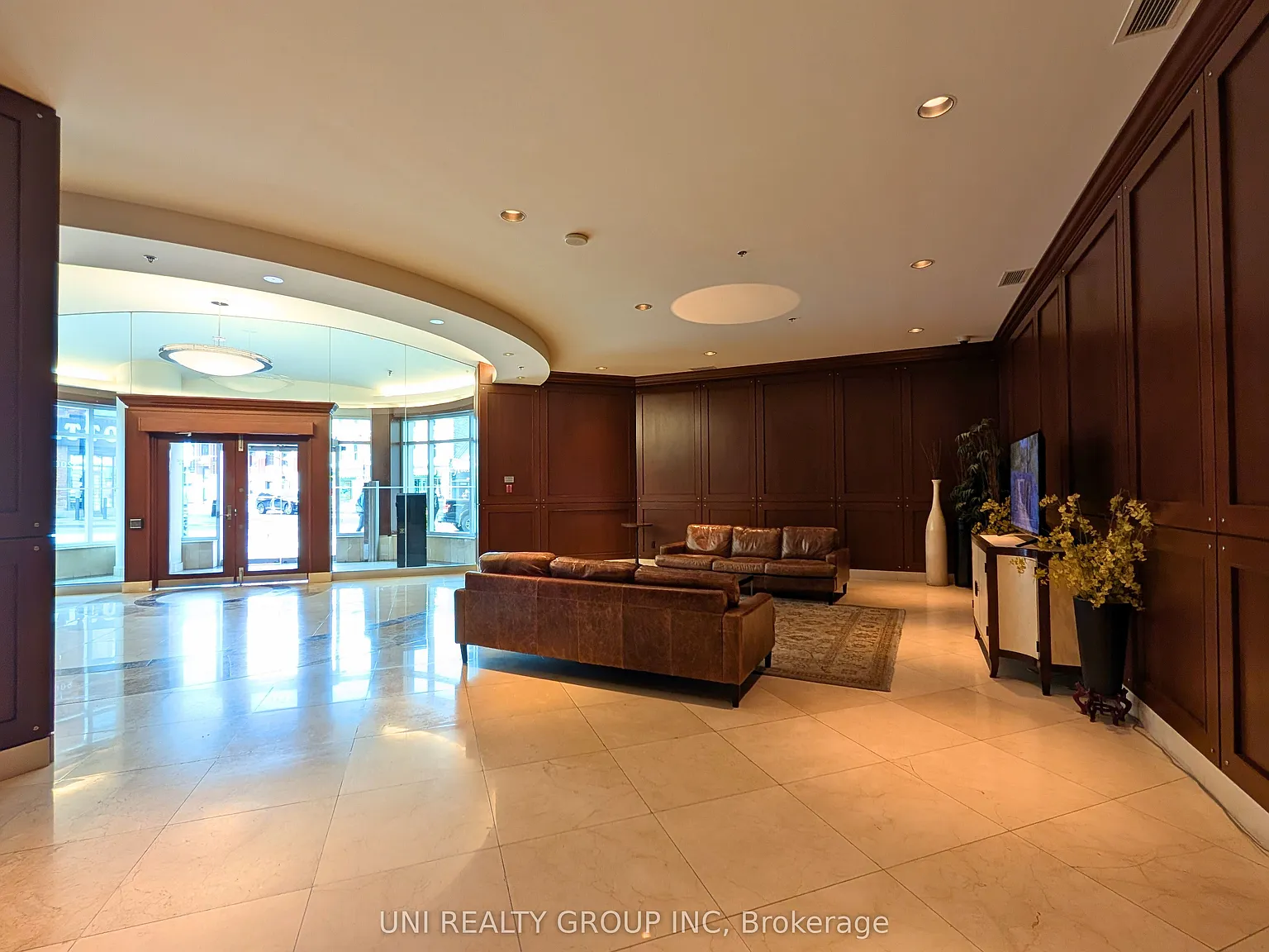 3 bed, $2,400 — Photo 3