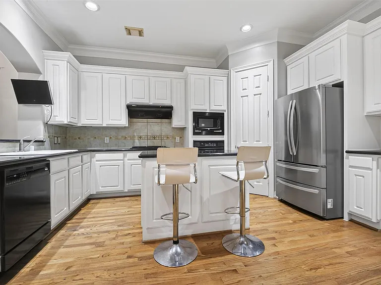10134 Holly Chase Dr — Photo 11