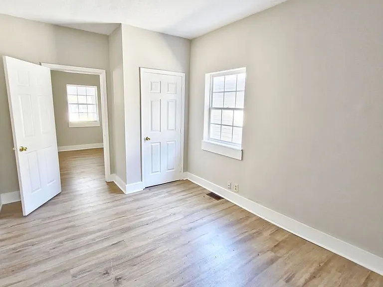 1303 S 26th St — Photo 3