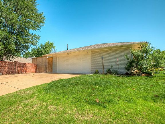 3rd image of 3033 Lansdowne Ln