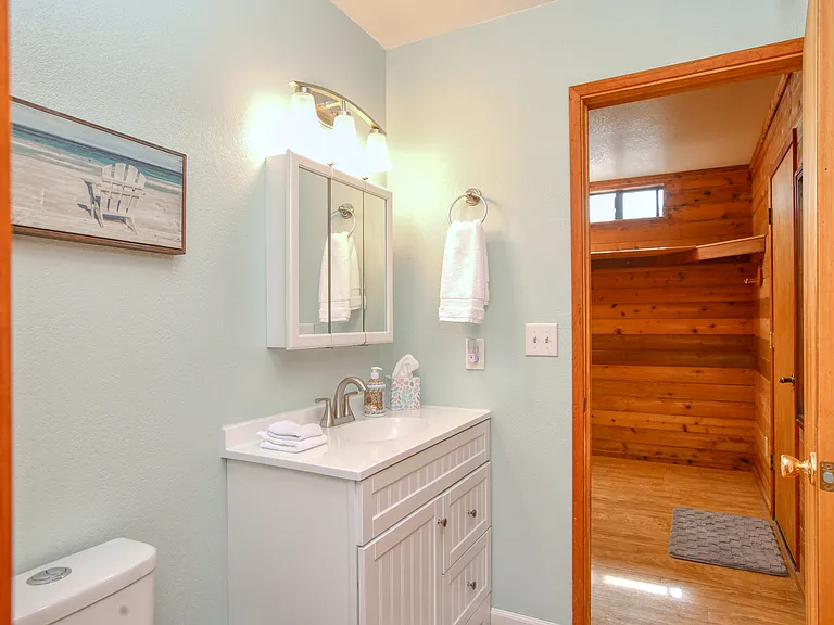 1540 Indiana Way — Photo 30