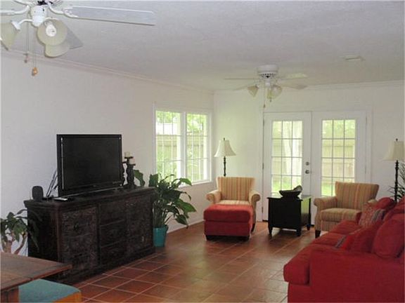 5th image of 202 E Forest Ave